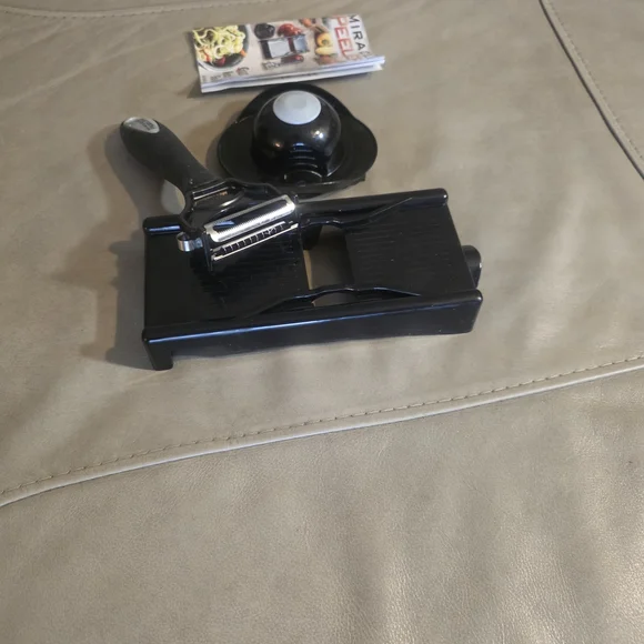 Miracle Peeler 2 In 1 Dual Blade Julieanne Kitchen Tool Set - Black - Picture 6 of 7